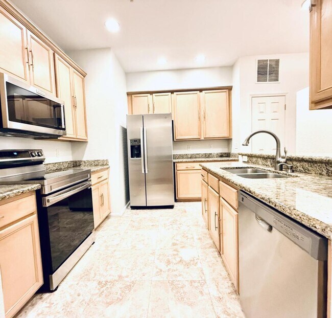 Building Photo - 2983 Ashland Ln S