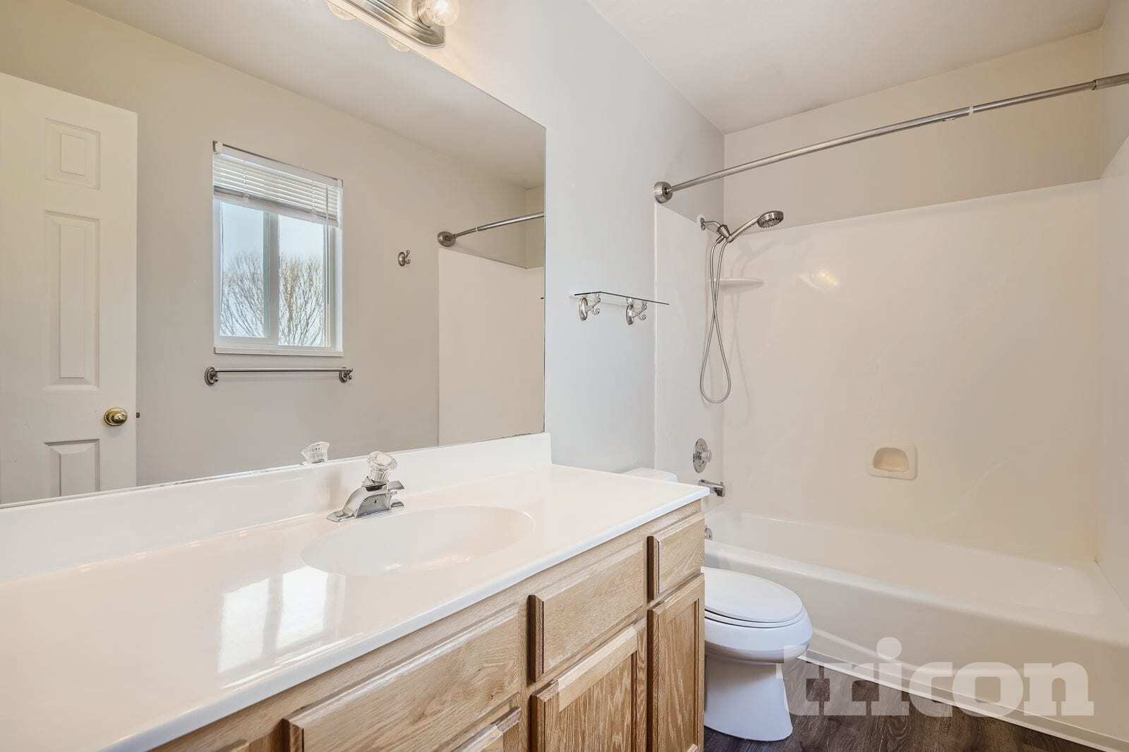 Building Photo - 5206 Midland Dr
