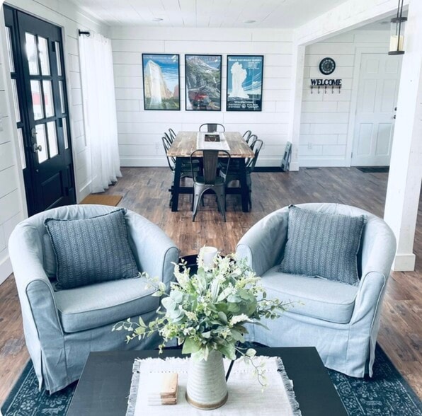 Living Room - 15247 Fairoaks Ln