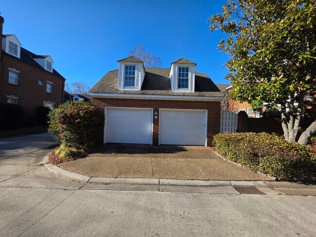 Building Photo - Ghent Square