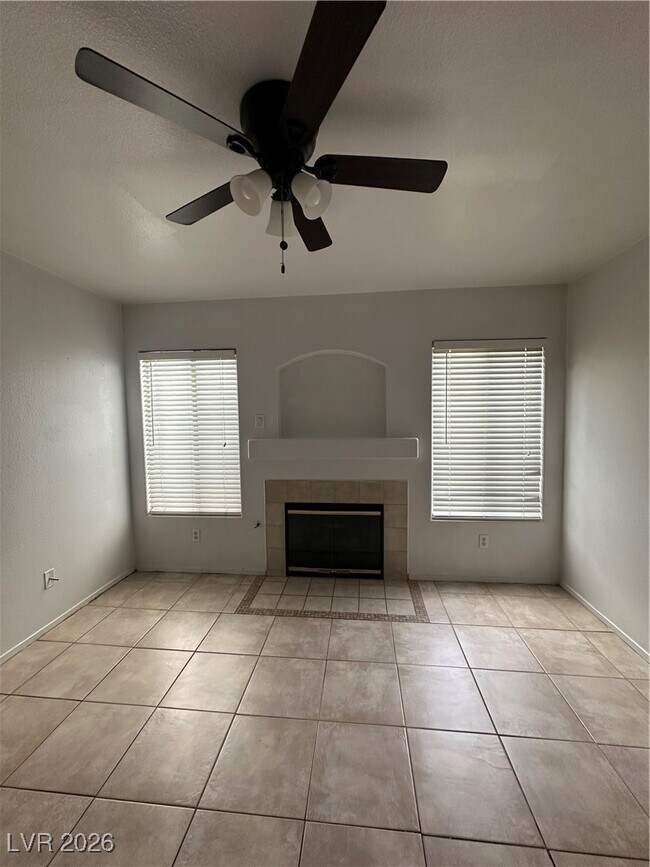 Building Photo - 4555 E Sahara Ave