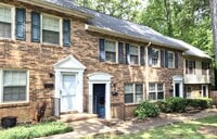 Building Photo - Well Maintained 2 Bedroom Townhouse with Move In Special!