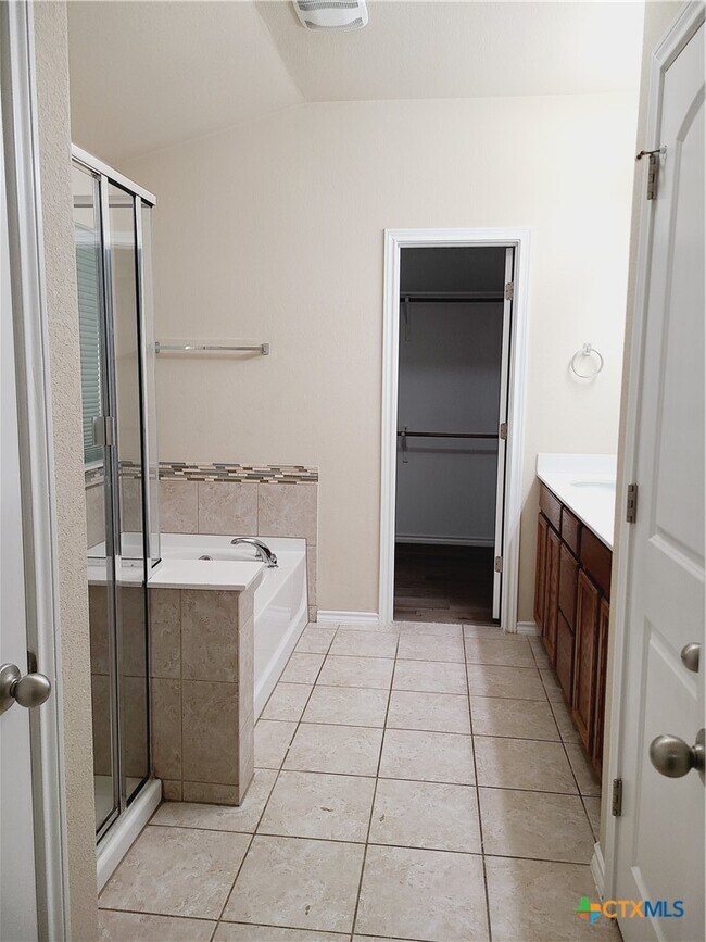 Building Photo - 3311 Rusack Dr