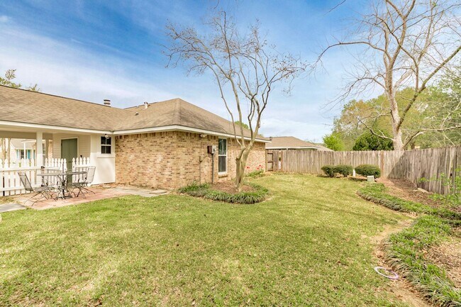 Building Photo - 3 Bedroom House located of Perkins Near Highland Rd. | Fenced Yard