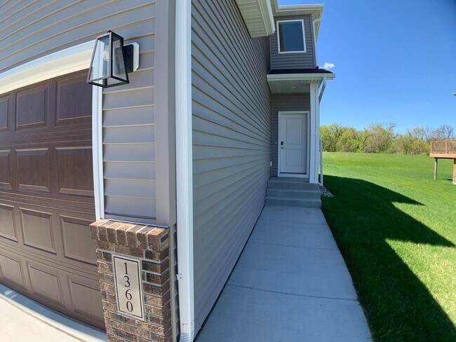 Building Photo - 1360 Goldenwood Dr