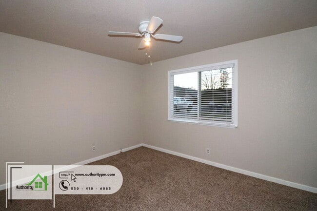 Building Photo - 1947 Mary Lake Dr