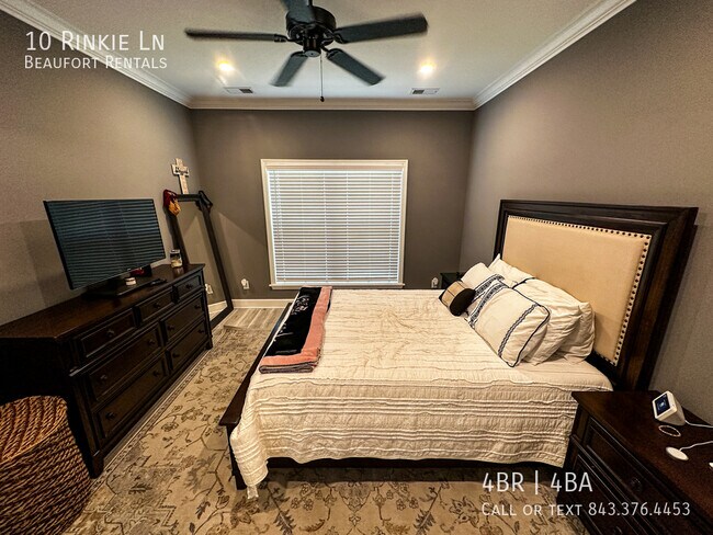 Building Photo - 10 Los Robles Rd