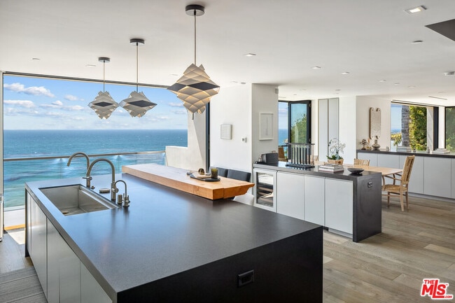 Building Photo - 31824 Seafield Dr