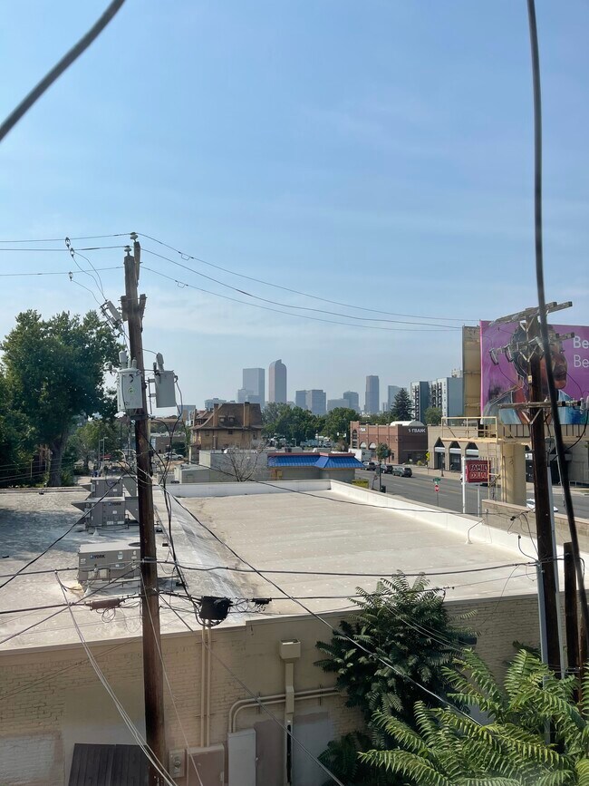 Building Photo - 1469 N Williams St