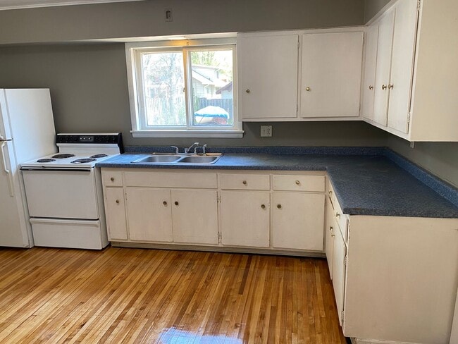 Building Photo - 1339 Grand Ave