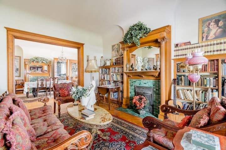 Library and Dining Room - 2374 Mission Inn Ave