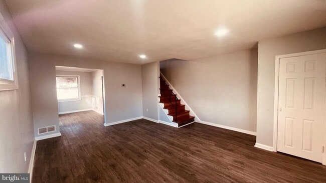 Building Photo - 4413 Fenor Rd