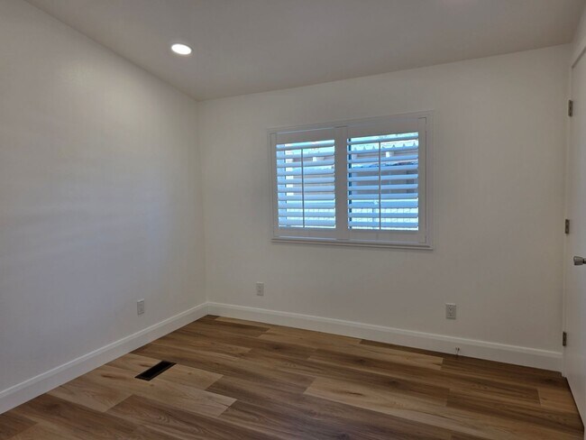 Building Photo - Beautifully remodeled 3 bed/2 bath Manufac...