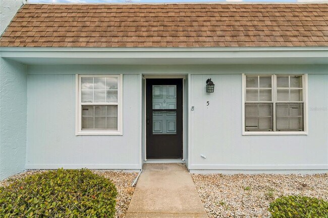 Building Photo - 11110 Carriage Hill Dr