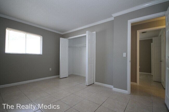 Building Photo - 3 br, 2 bath House - 1111 Tivoli Dr