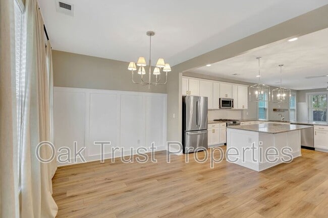 Building Photo - 3 Clearblue Lp