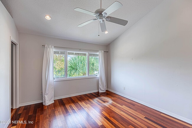 Building Photo - 445 8th Ave N