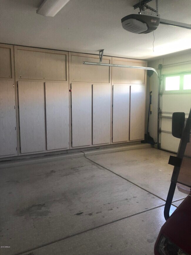 Building Photo - 3923 N 151st Ave