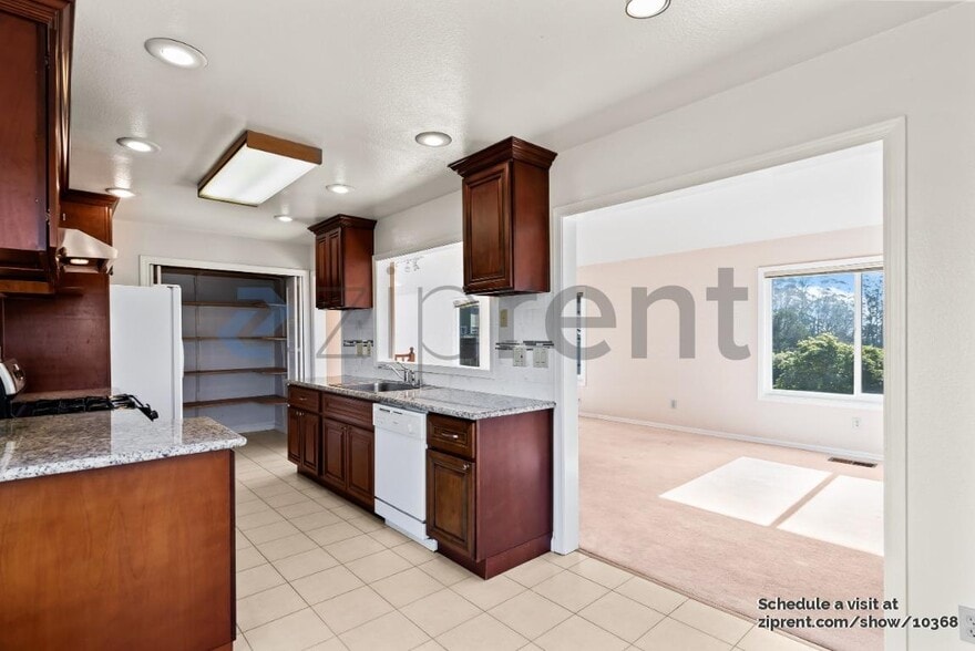Building Photo - 8590 Terrace Dr