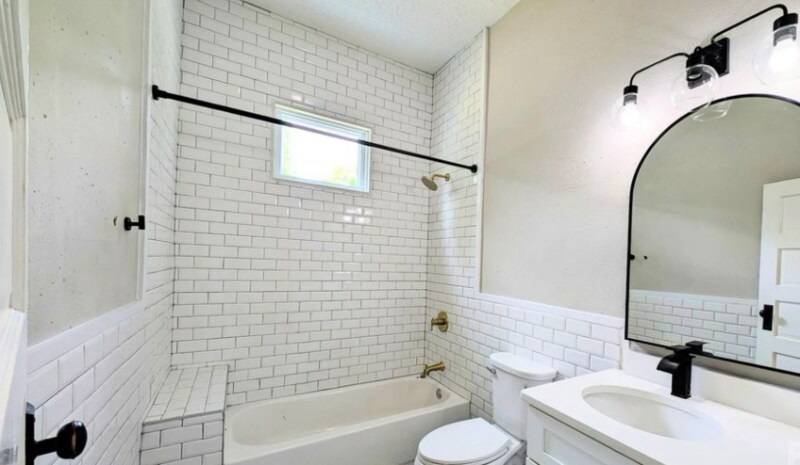 Building Photo - 113 Brawley St