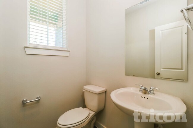 Building Photo - 1545 Palo Verde Wy