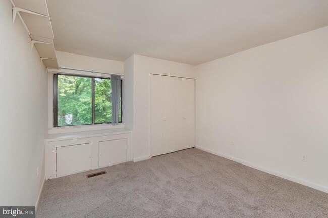 Building Photo - 1764 Wainwright Dr