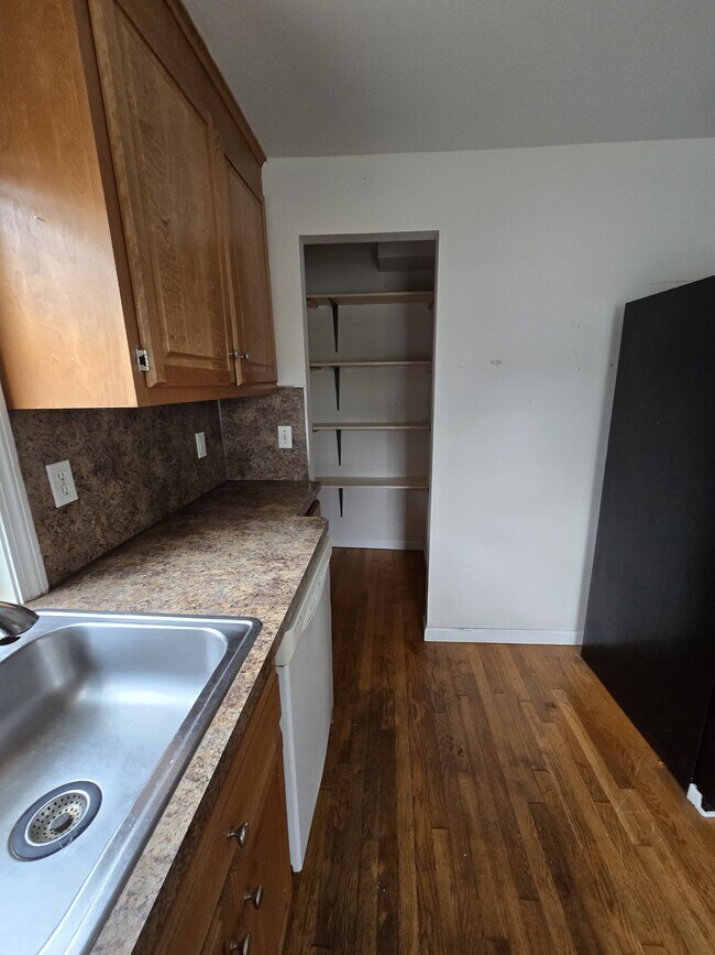 Building Photo - 257 Litchfield St