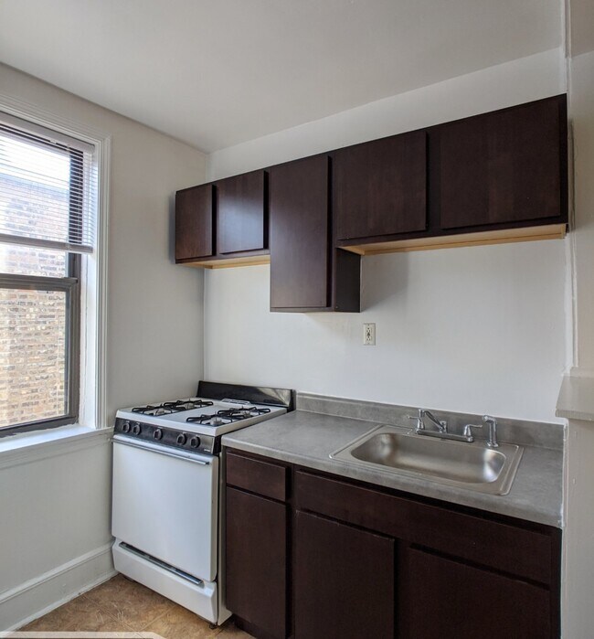 Building Photo - 2330 N Spaulding Ave