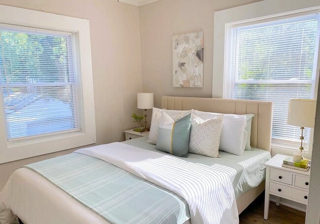 Building Photo - Gladstone Pointe Apartments