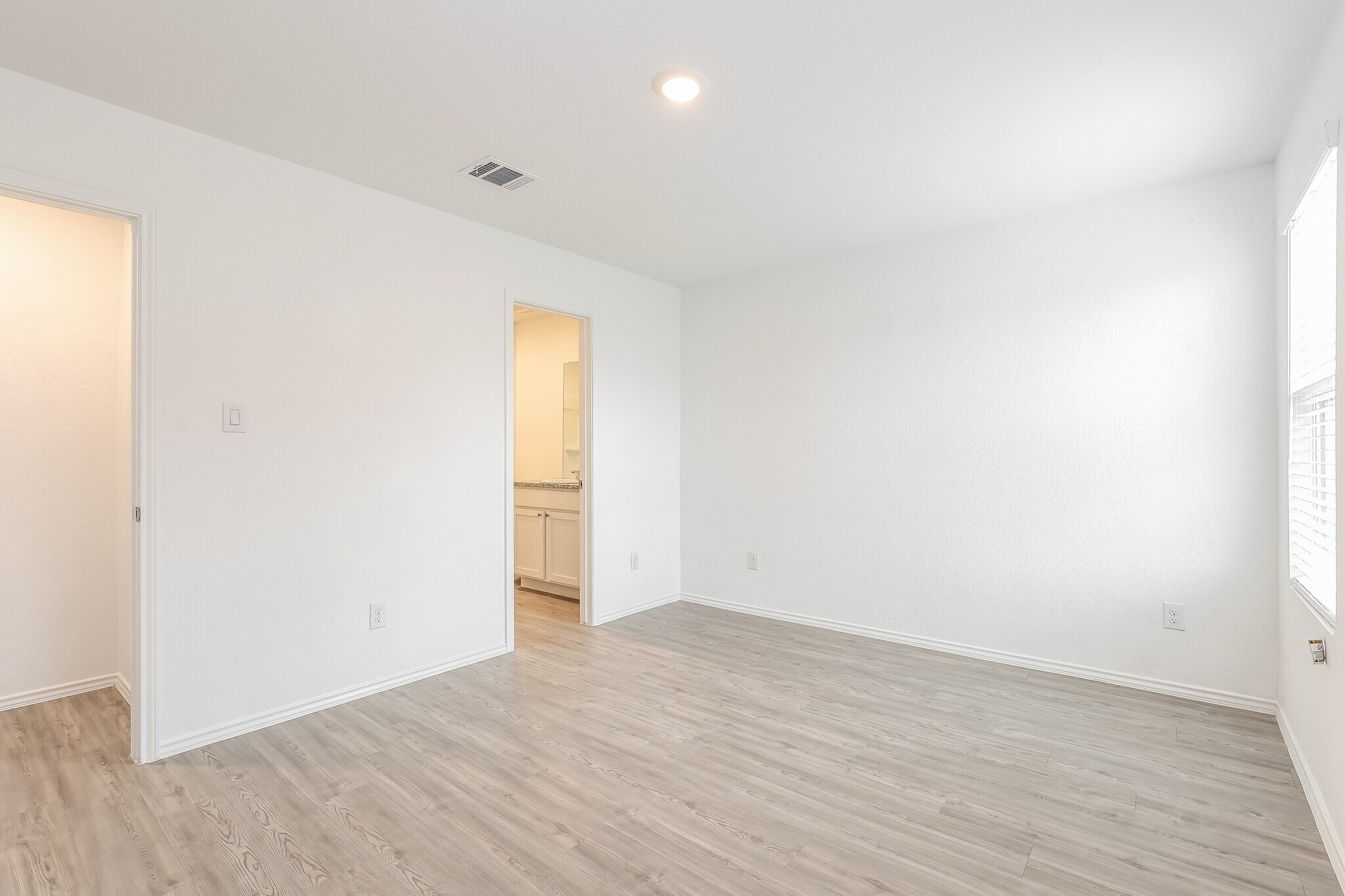 Building Photo - 4331 Levee Rdg