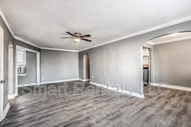 Building Photo - 807 Clara Ave