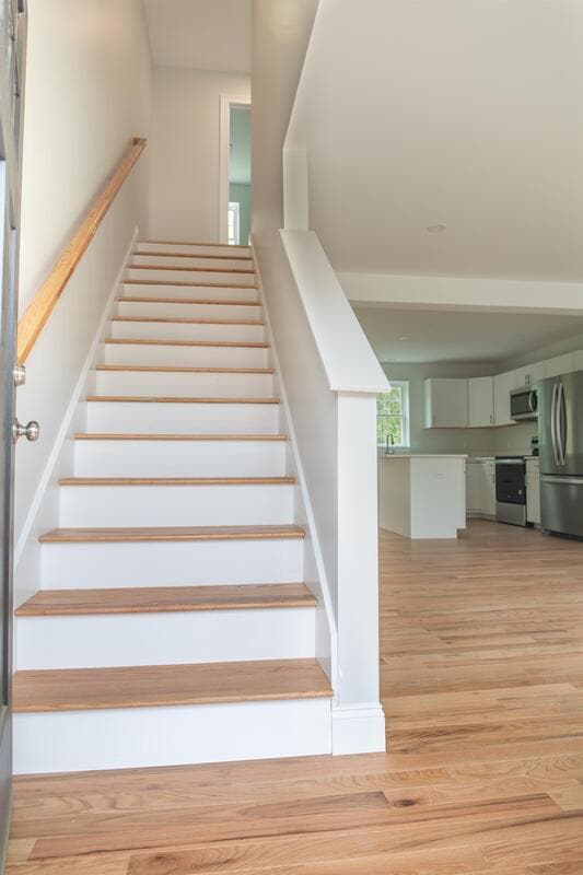 Building Photo - 5 Thomas Dr