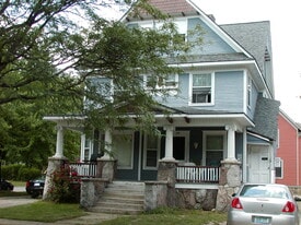 Building Photo - 722 W Vine St