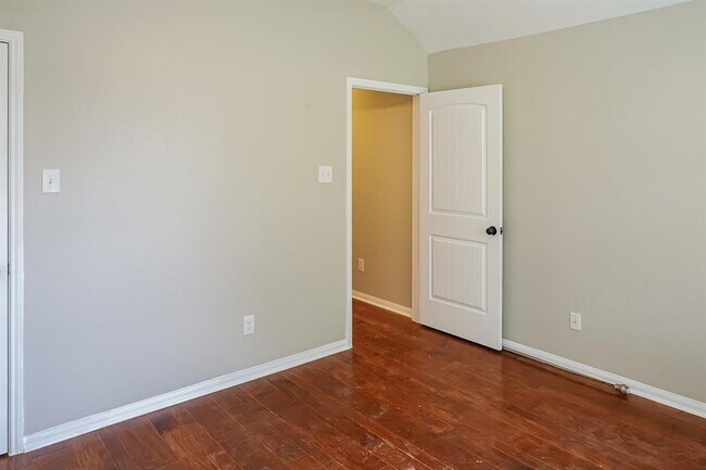 Building Photo - 297 Country Crossing Cir