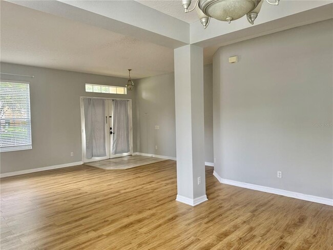 Building Photo - 1000 Araminta St
