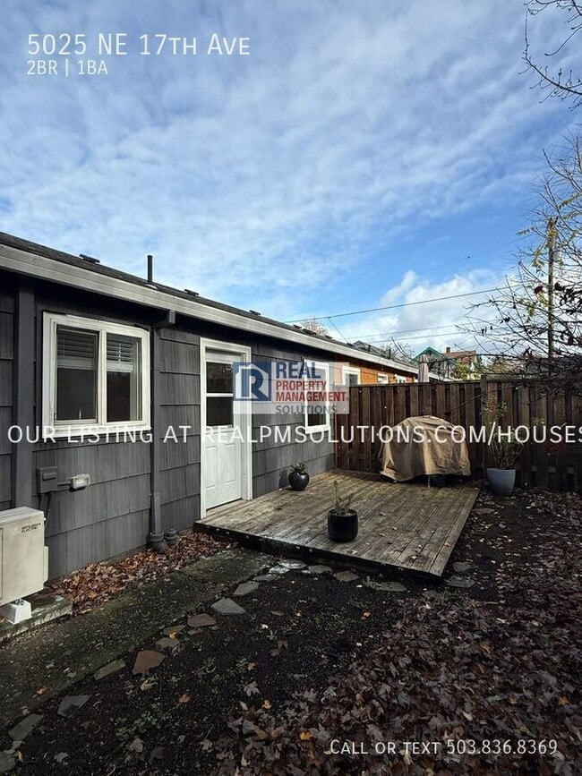 Building Photo - 5025 NE 17th Ave