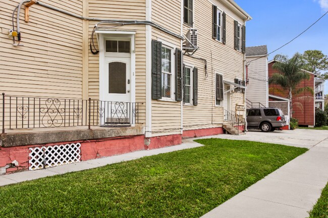 Building Photo - 2901 Lepage St