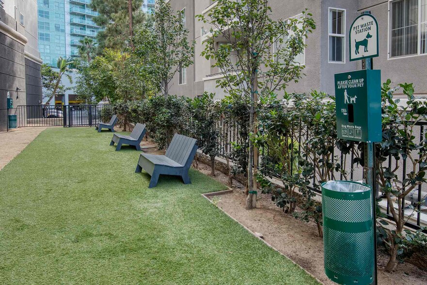 Building Photo - 13603 Marina Pointe Dr