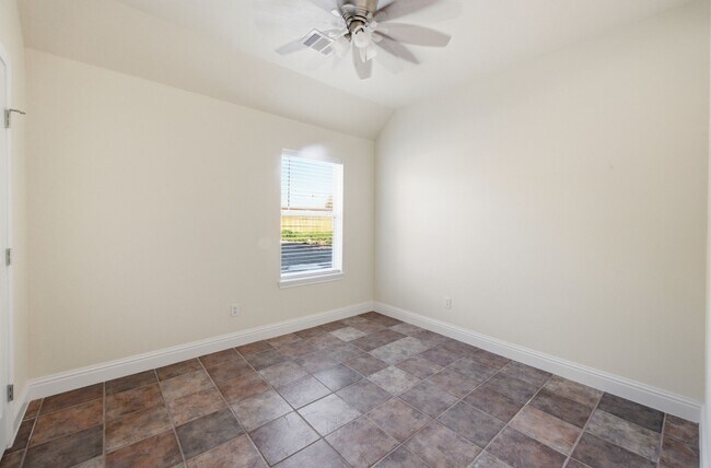 Building Photo - 5519 Imperial Grove Dr