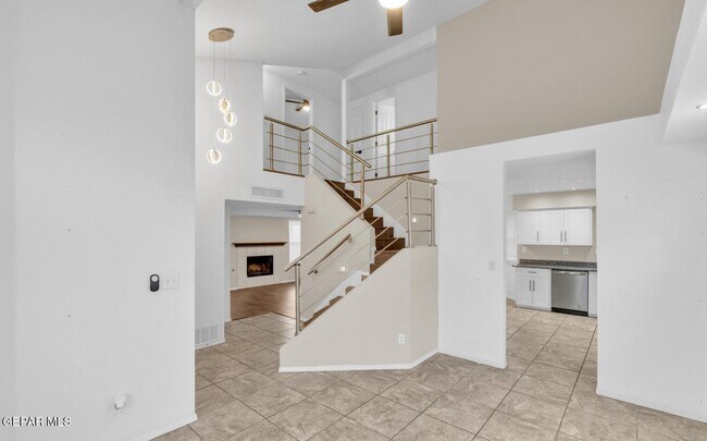 Building Photo - 7489 Plaza Redonda Dr
