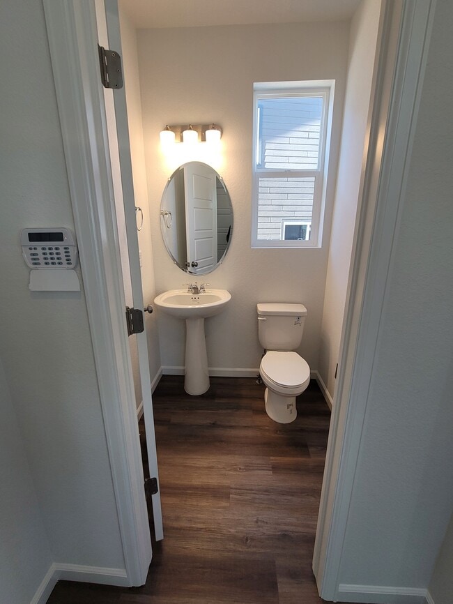 Building Photo - 9882 Monte Vista Ave