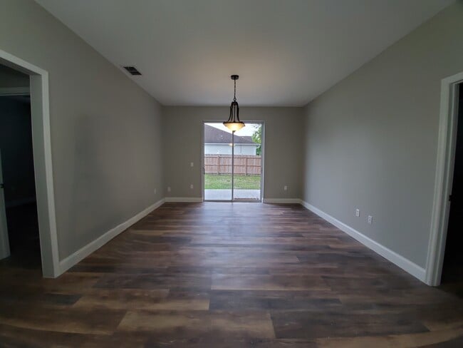 Building Photo - 801 Jade Forest Ave