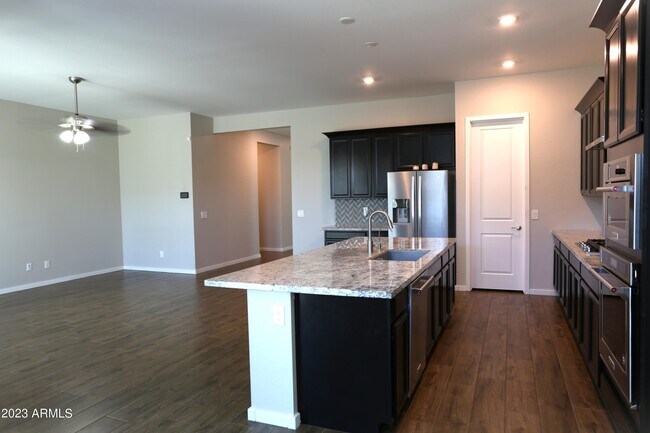 Building Photo - 1201 E Cherrywood Pl