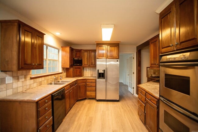 Building Photo - 14 Echo Point