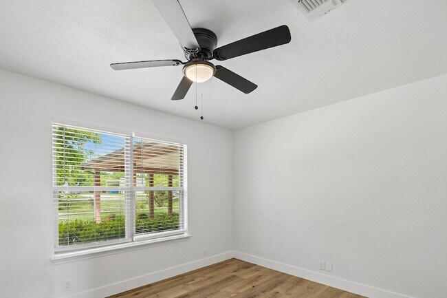 Building Photo - 431 Court Of Pompei