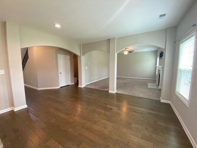 Building Photo - 216 Wild Azalea Dr