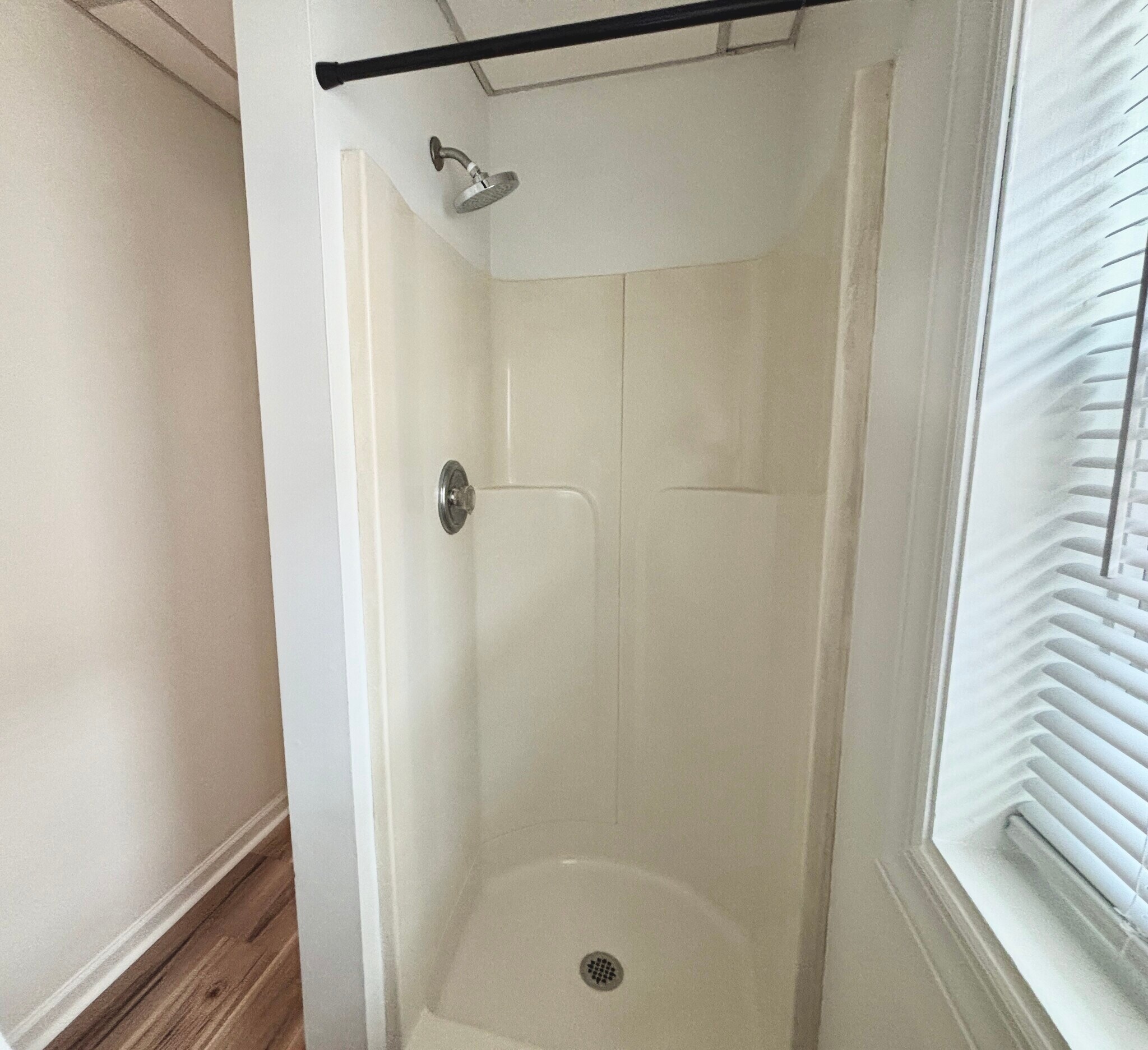 Shower - 520 Fremont St