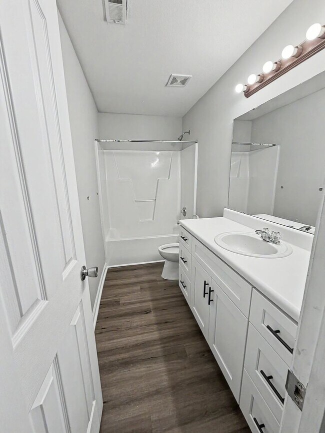 Building Photo - 2717 Forest Grove Ct