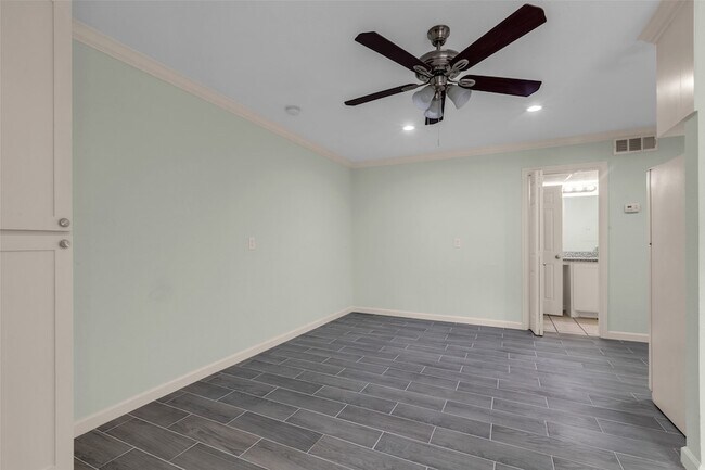Building Photo - 1311 Antoine Dr
