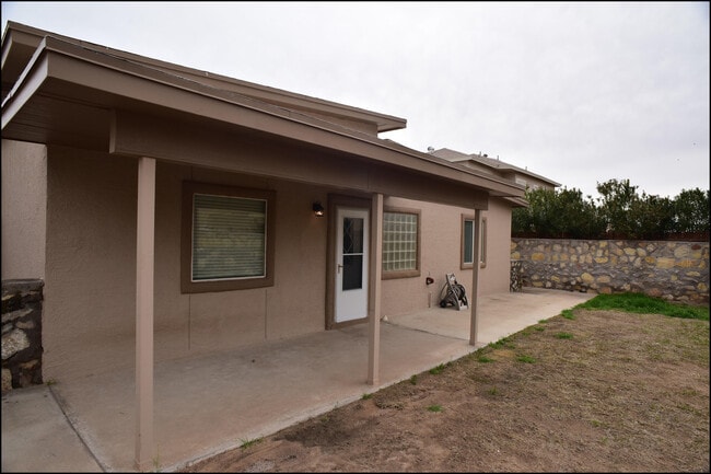 Building Photo - 14149 Warren Belin Dr